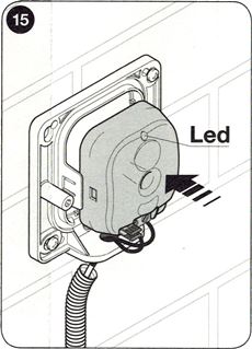 10. Umieść podłączoną elektronikę fotokomórek w ich obudowach i włącz zasilanie. Przeprowadź procedurę rozpoznawania podłączonych urządzeń w centrali sterującej napędu.